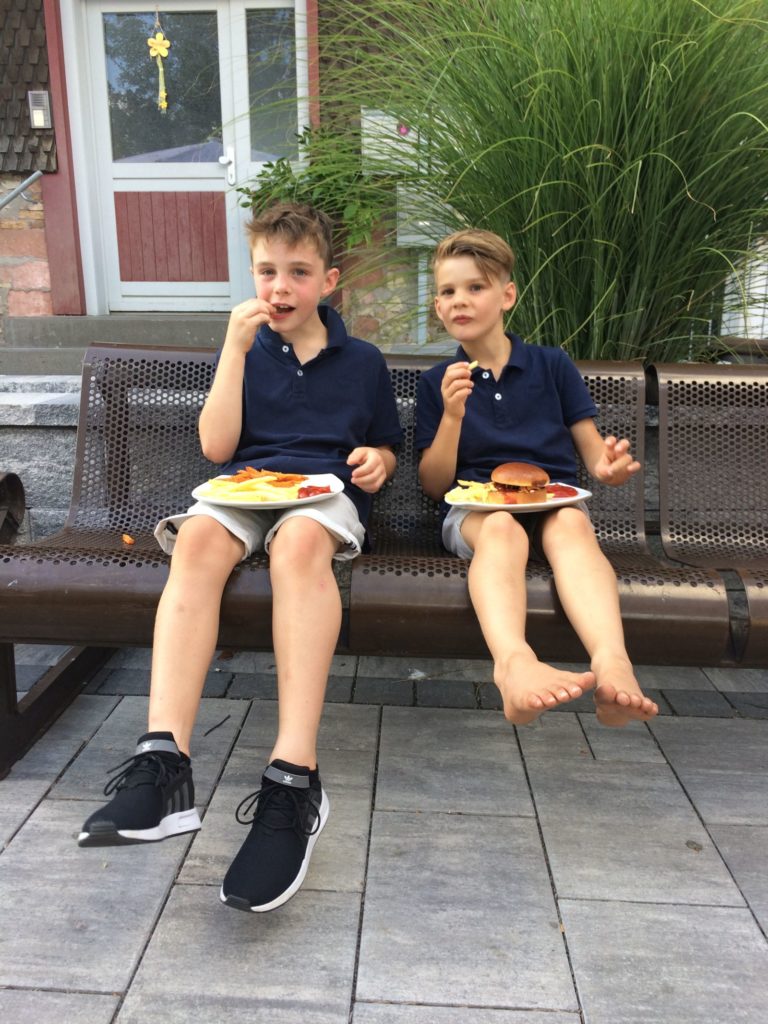 267F33E5-5FDD-478A-BEE0-8C7E23223D69