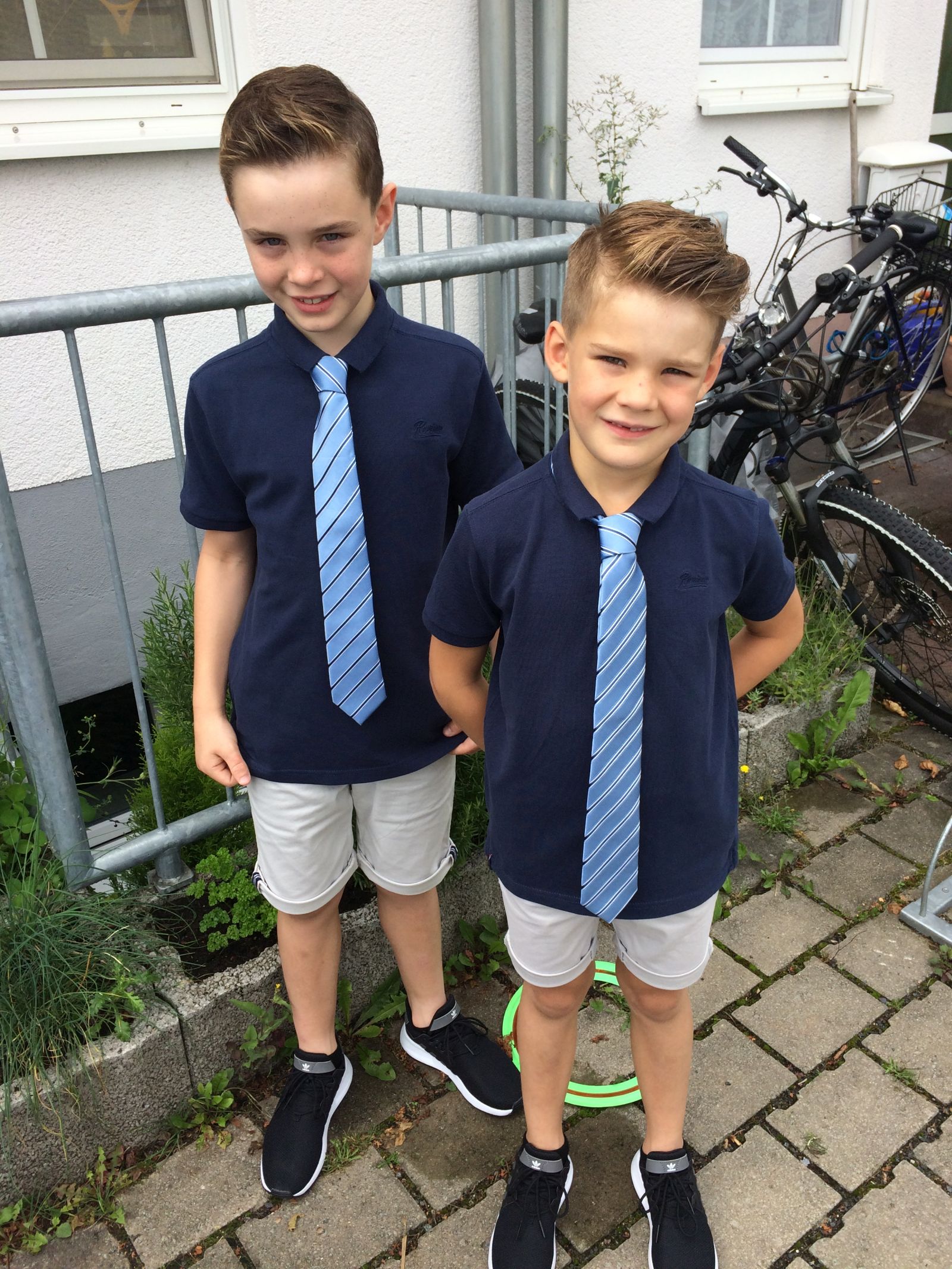 F73C8EFD-DE5D-4DCF-883B-8E9736FD1A2C