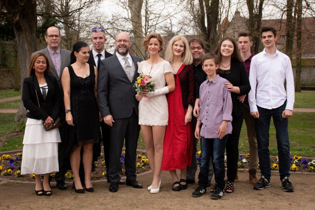 mit Geschwistern und Familie